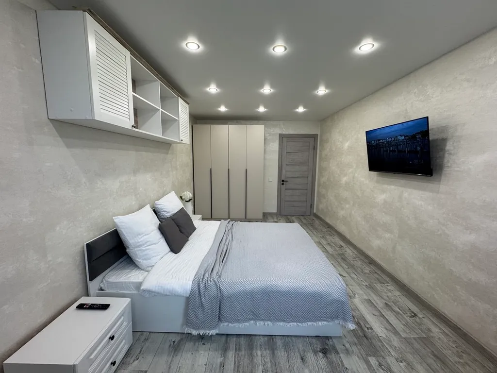 Двухкомнатная квартира с новым ремонтом в центре города