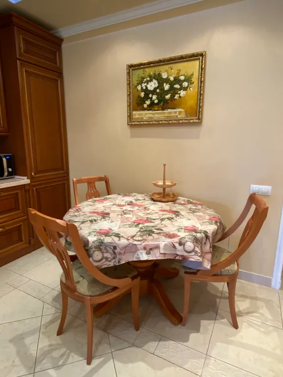 Просторный апартамент с необыкновенным видом в центре