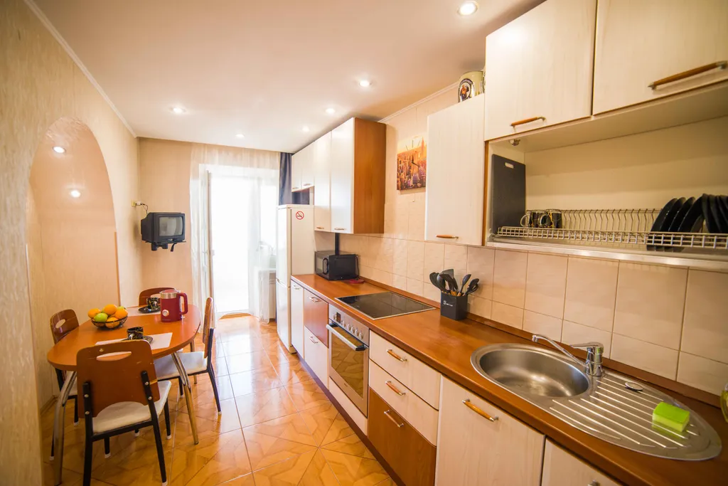 Квартира 2-комнатная просторная квартира в центре — Хабаровск