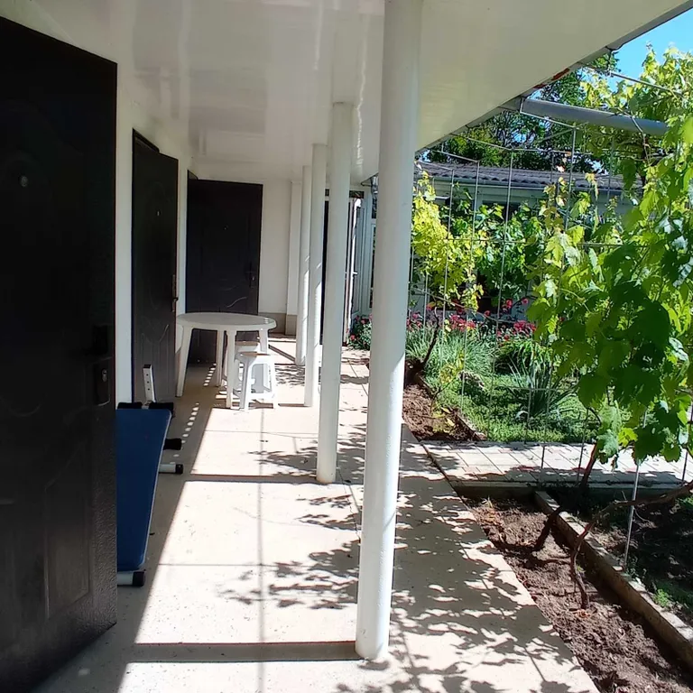 Коттедж Дом для независимого отдыха семьи или большой компании на автомобиле — аренда посуточно в Евпатория