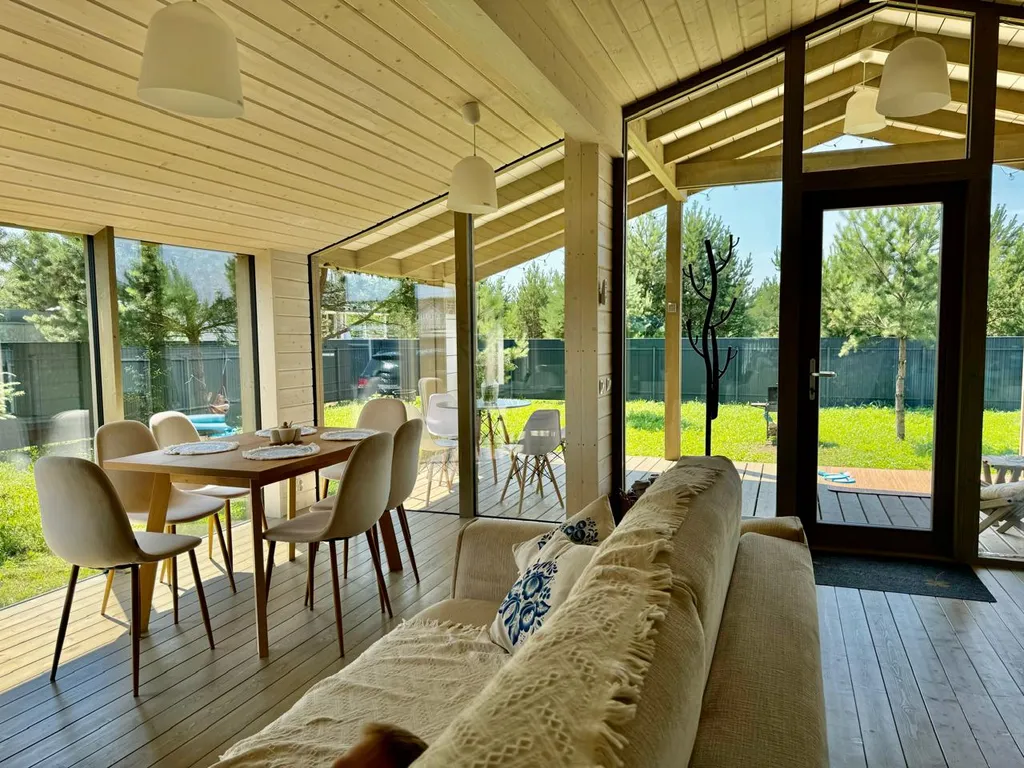 Дом под соснами