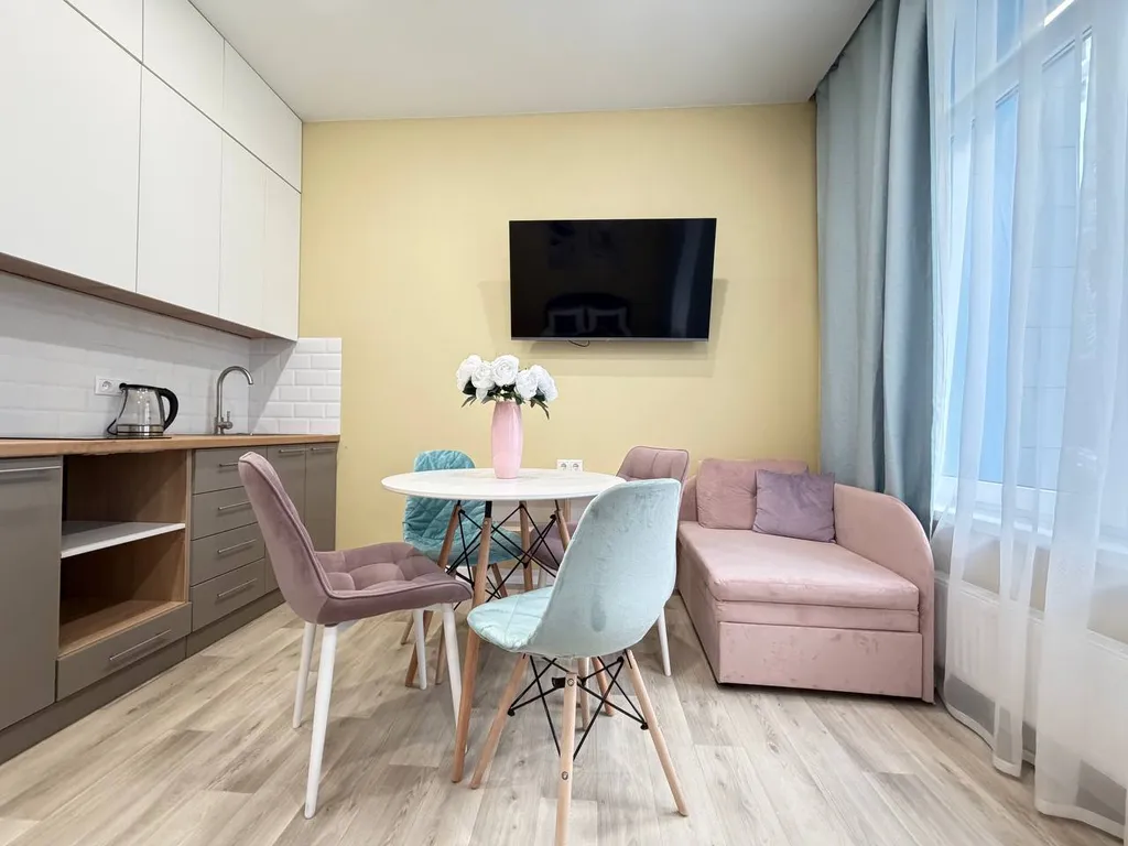 Уютная студия для трех гостей