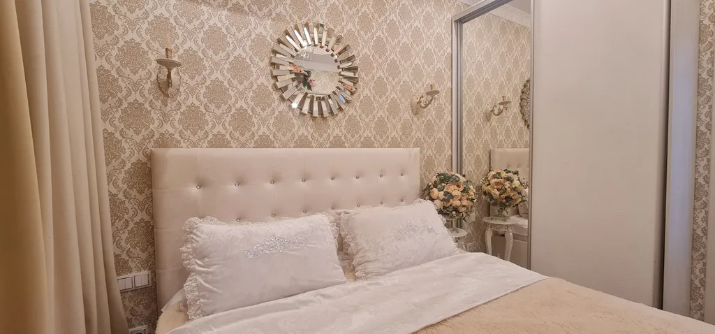 Шикарная 4-комнатная квартира у моря (Royal Apartment on Krymskaya 22)