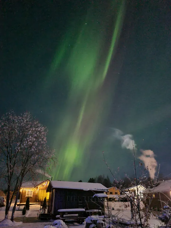 Домик у озера