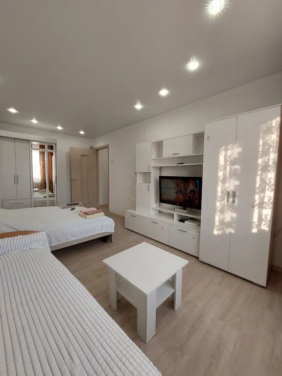 Уютная квартира в хорошем районе с отличным видом на город — аренда посуточно в Магадан