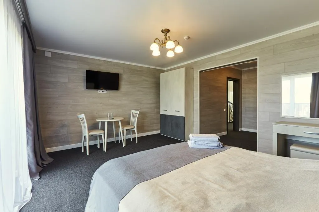 Дом на участке 10 соток