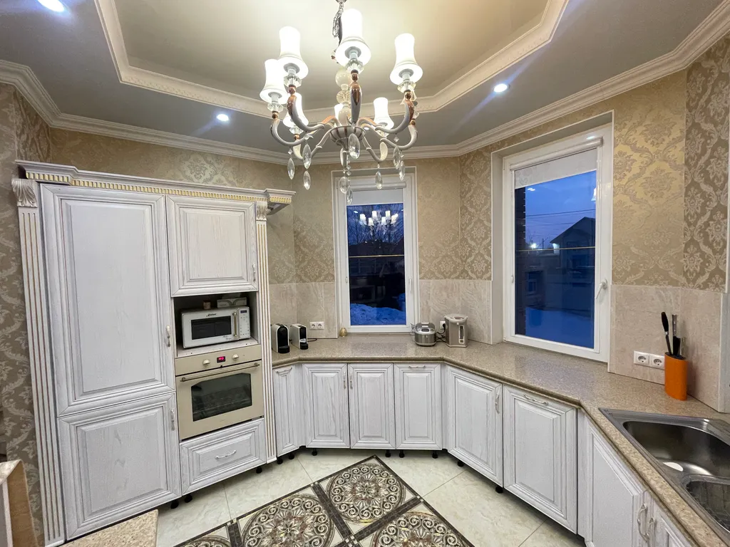 Уютный двухэтажный дом в Южно-Сахалинске в черте города