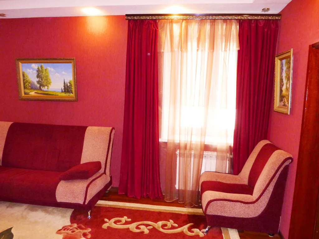 Красивая сталинка на площади Маяковского