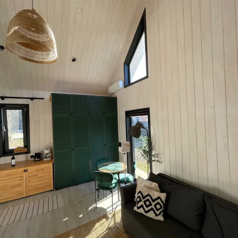 Собер Дача - частный дом рядом с лесом и винодельней