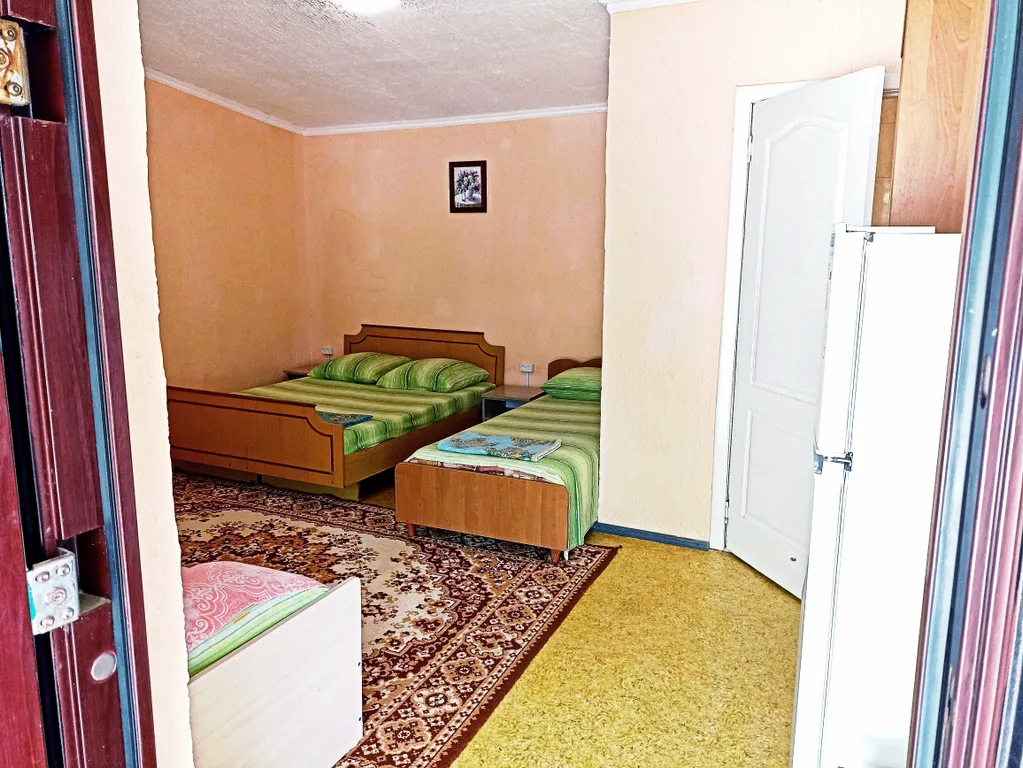 Коттедж Домик со своей беседкой около бассейна — Севастополь