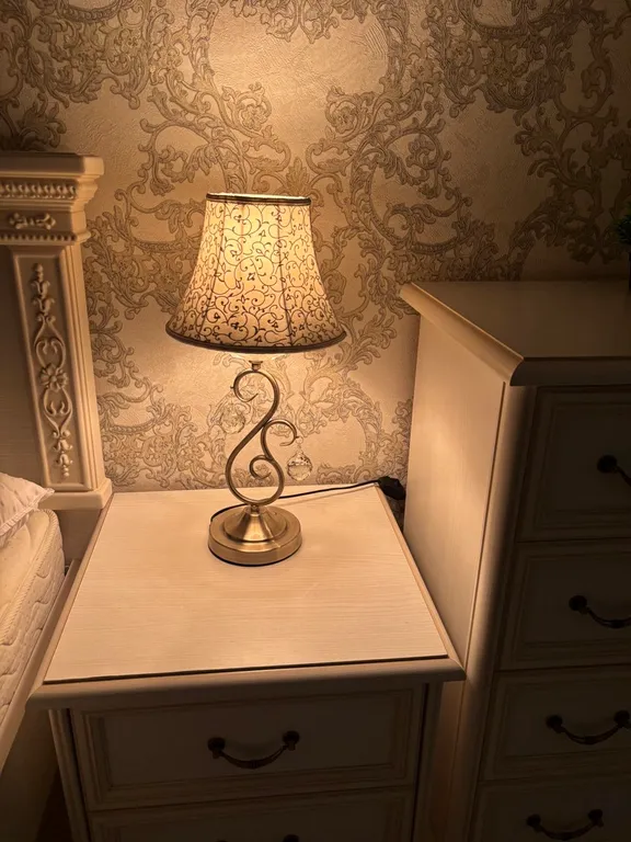 Светлая двухкомнатаная квартира с дизайнерским ремонтом рядом с центром города