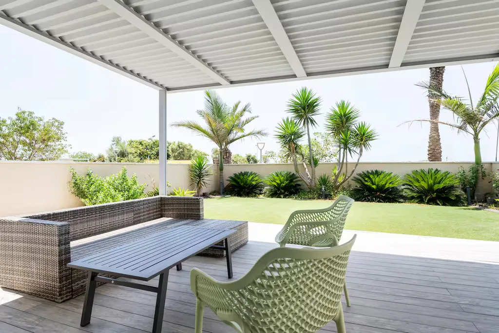 GW002 Gugel Waves Amazing Seaview & Garden Family Apartments