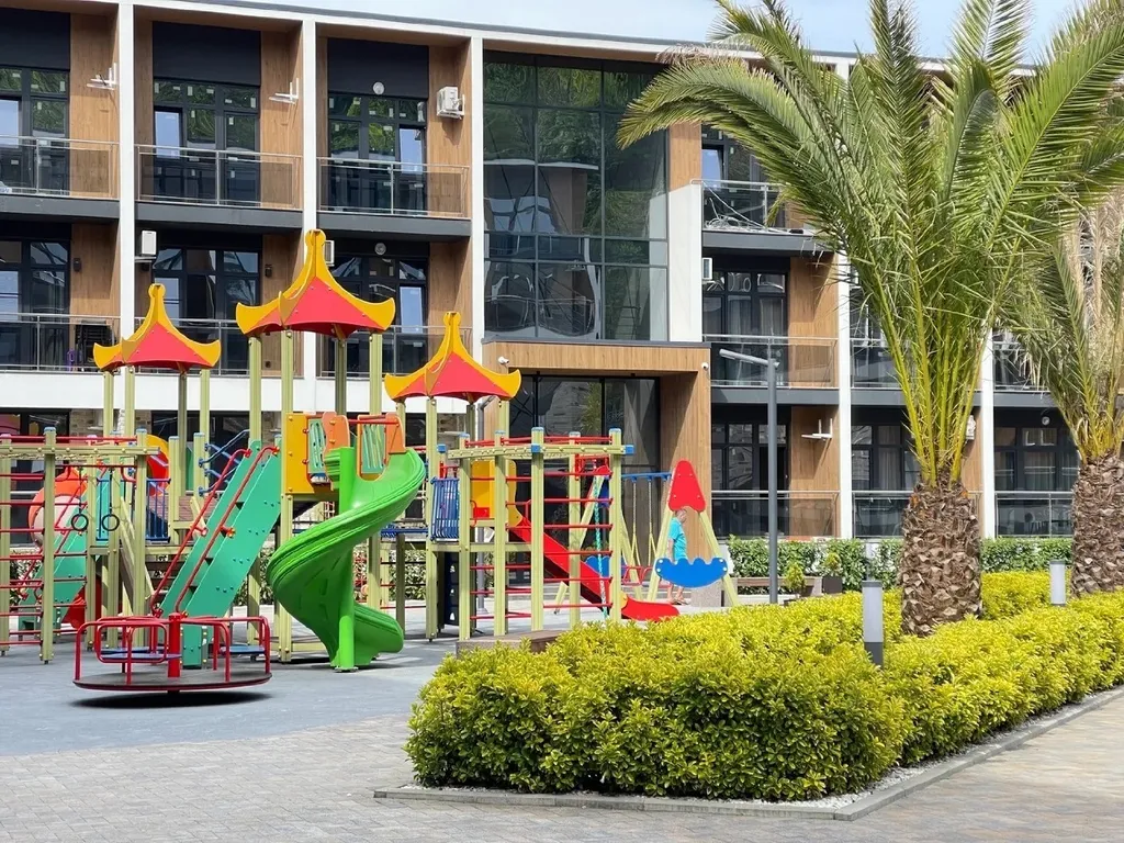 Апартаменты семейные в комплексе бизнес класса с бассейном