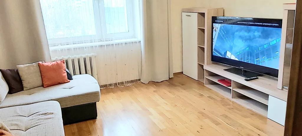 Апартаменты с двумя спальнями  возле торговых центров