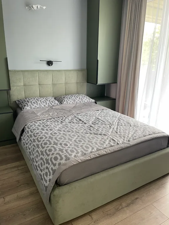 Уютный дом у горной реки