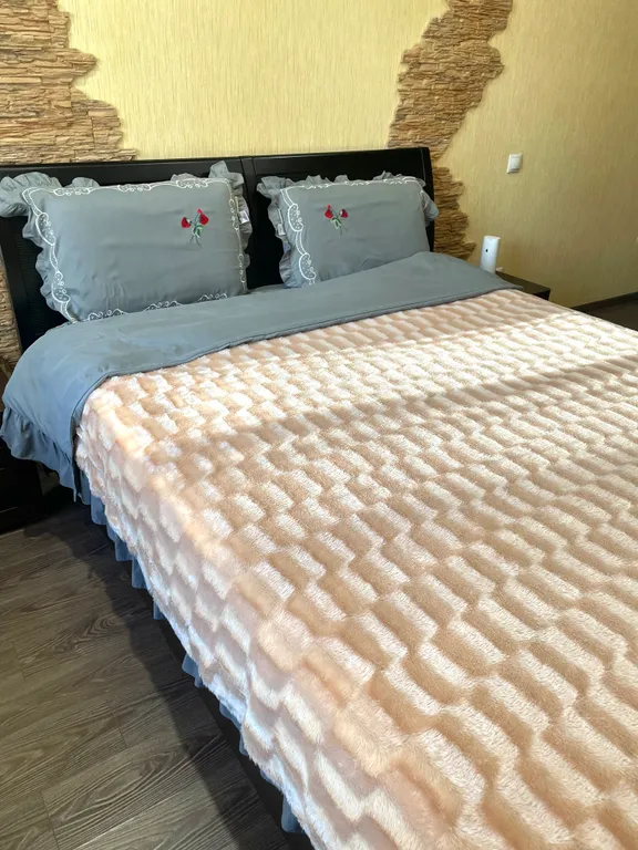 Рядом с бизнес отелем Азия в центре города