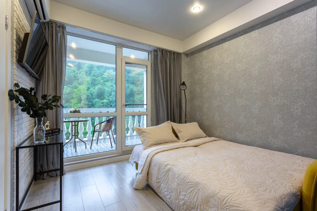 Квартира с балконом и видом на гору