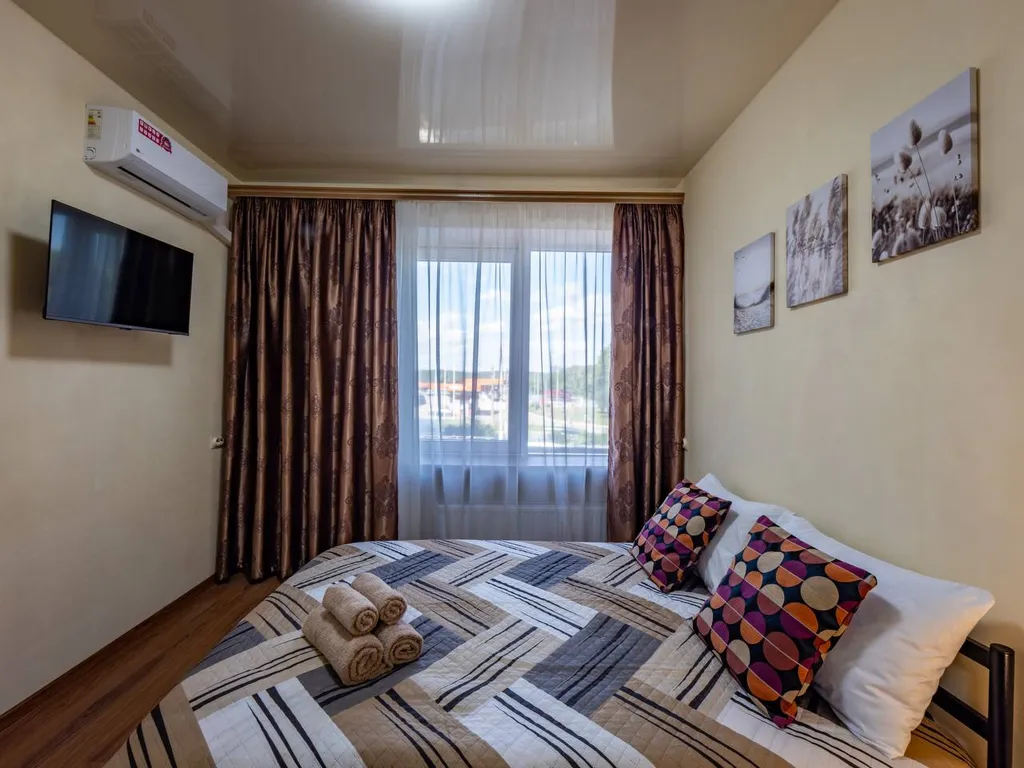 Добродей/Apart