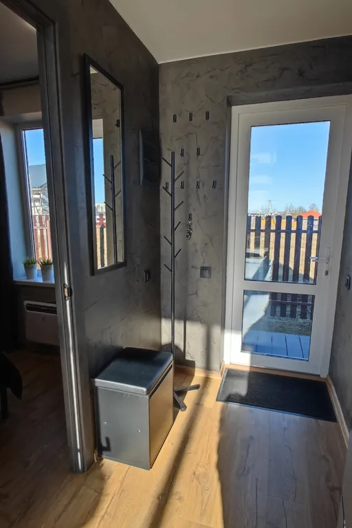 Панорамный домик с теплым бассейном в пяти минутах ходьбы от города