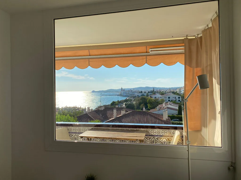 Апартаменты с шикарным видом на море и Ситжес