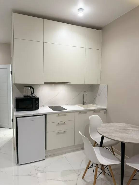 Студия с бассейном