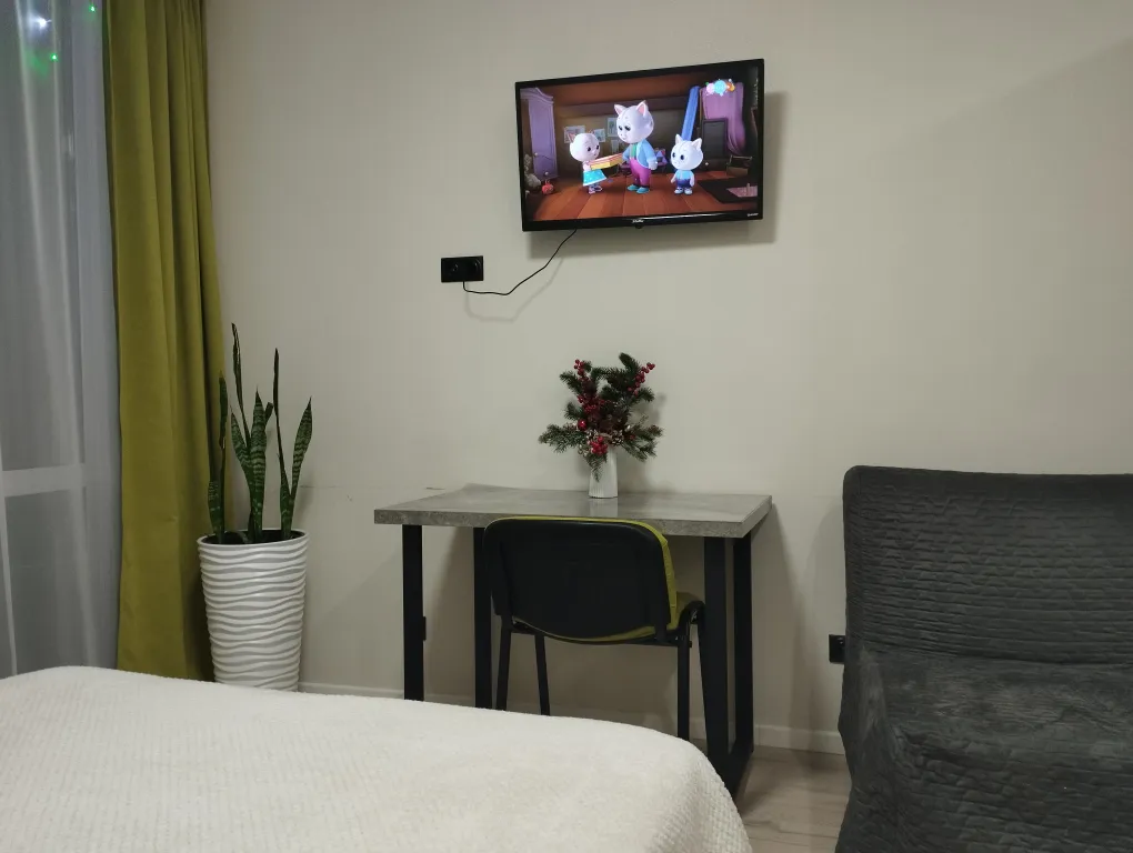 Студия с философским видом на жизнь