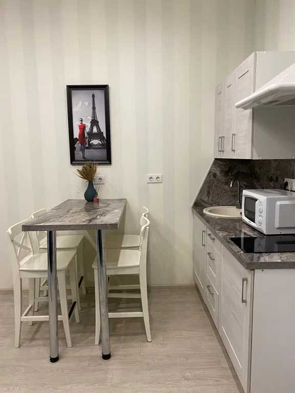 Окно в Париж