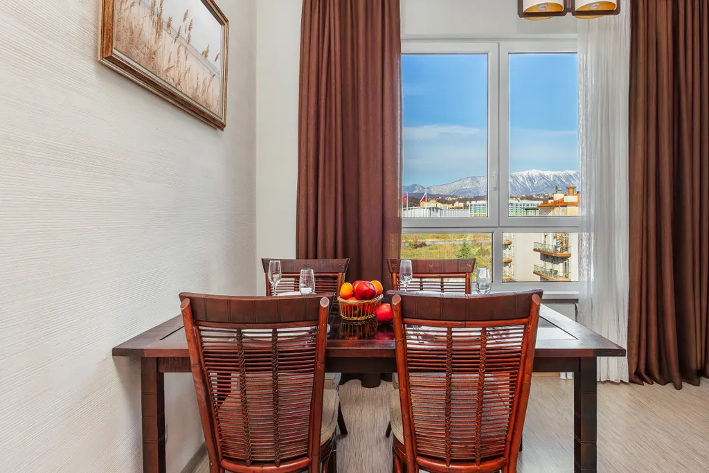 Большая квартира у моря с видом на горы