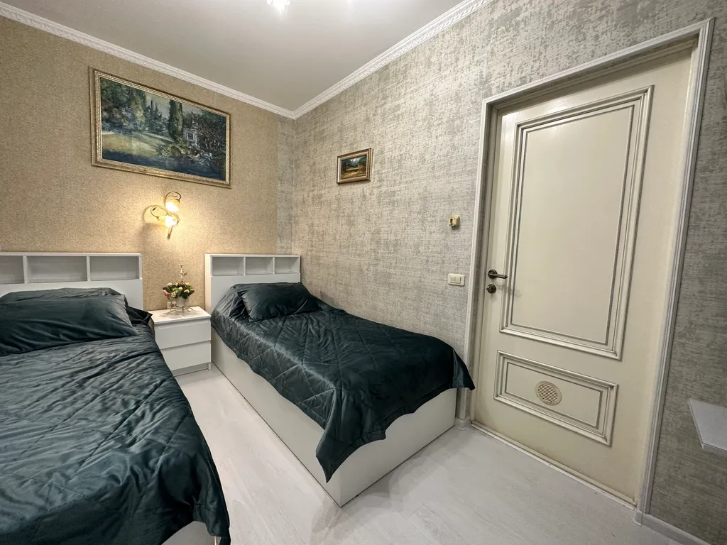 Уютная комната в центре, море - 600 метров