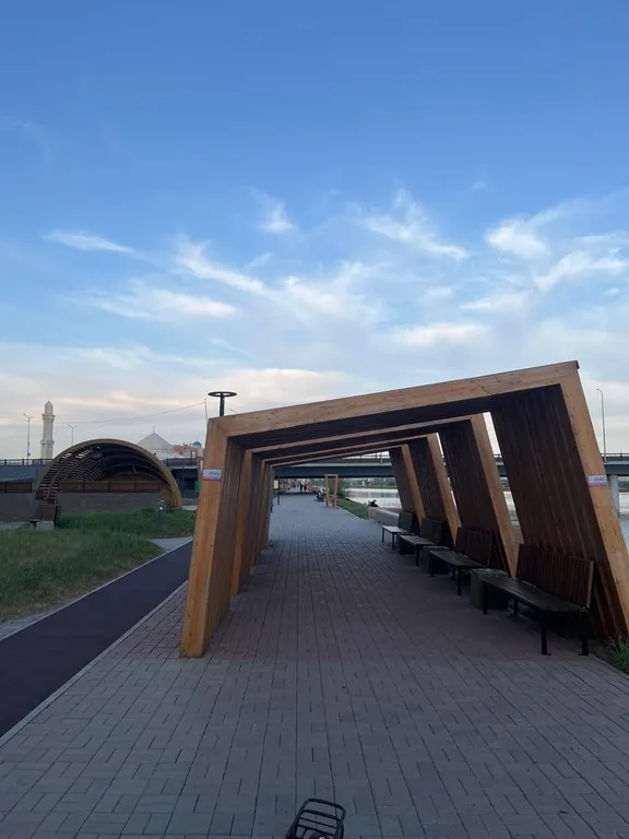 Современная квартира у набережной