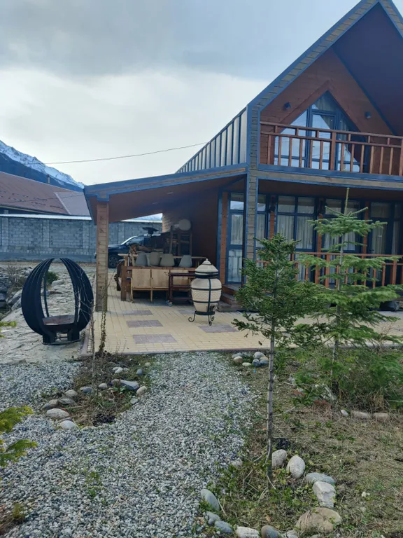 Домик у озера