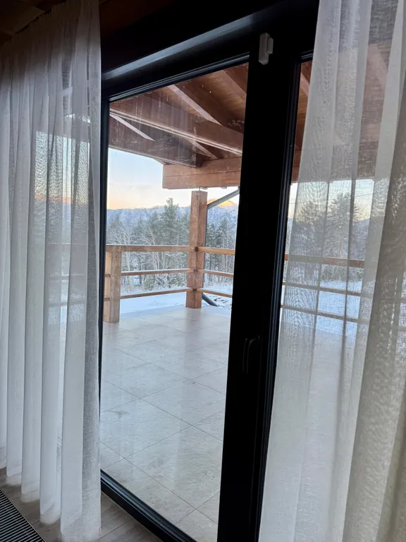 Коттедж Комфортный современный дом в горах Алтая ждет вас. — Озёрное