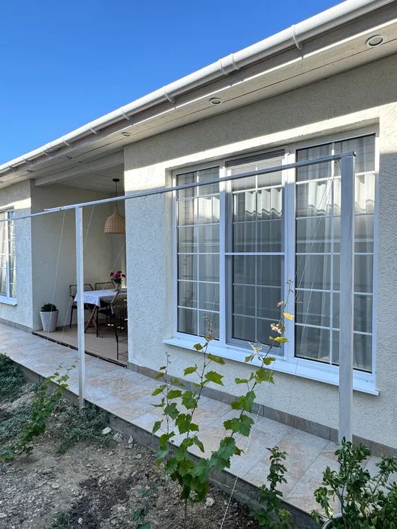 Коттедж Дом с террасой в центре Анапы — Анапа