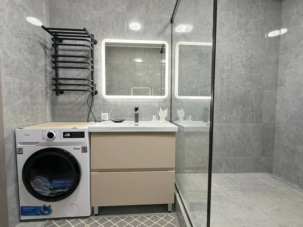 Leonardo apt with a sunset view