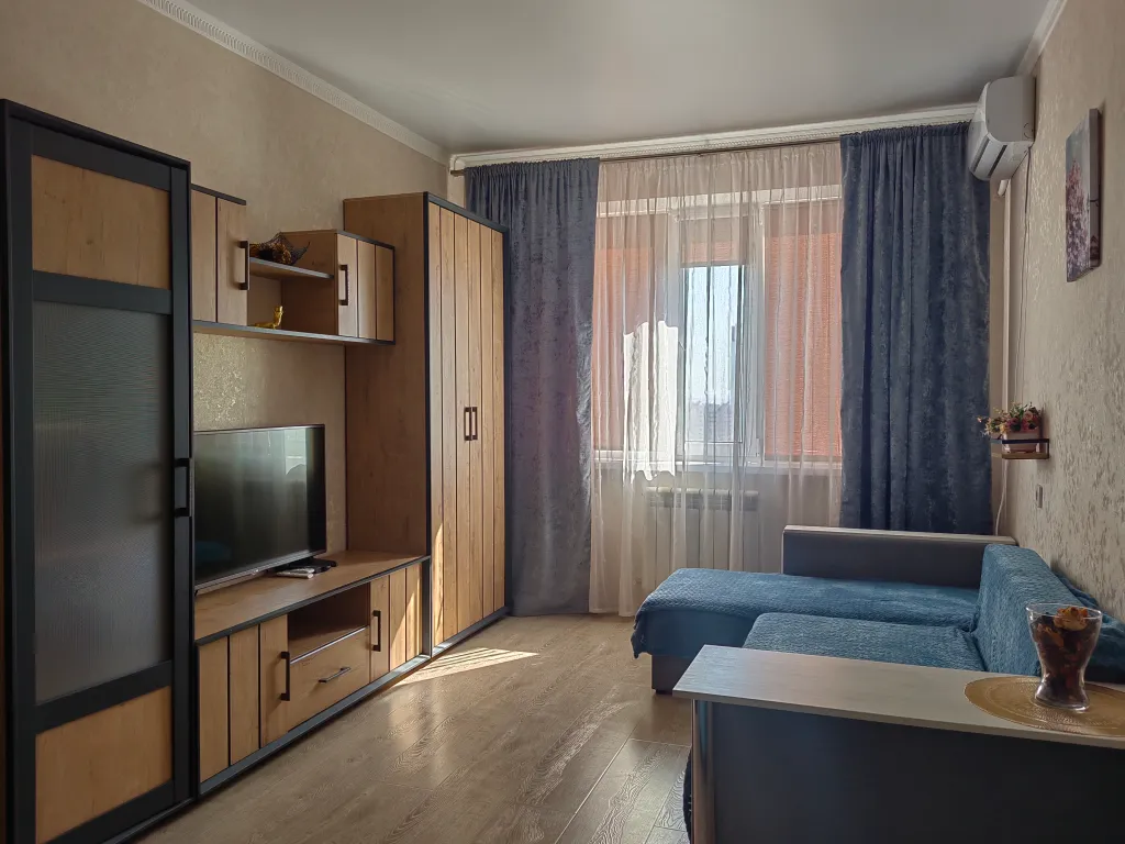 Из наших окон храм