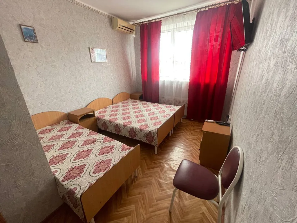 Квартира Квартира Трёхместный стандарт с раздельными кроватями на 2 этаже — Геленджик