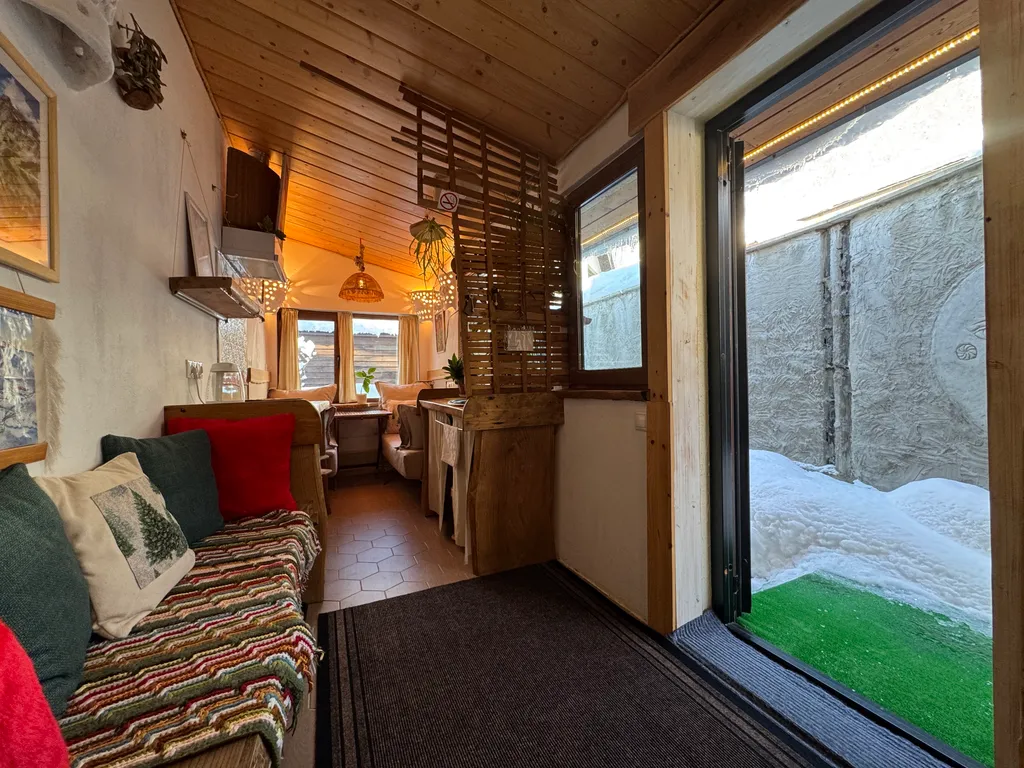 ZEN Lodge & Retreat - Сафари-вилла с видом на Аибгу и родниковой водой