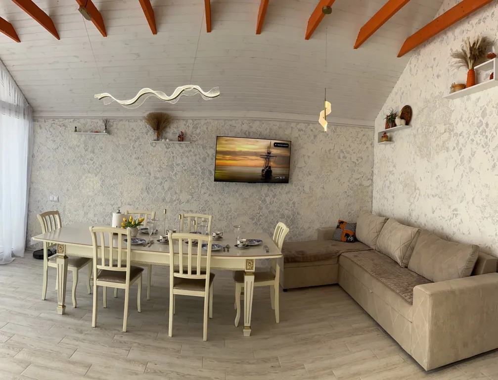 Уютный дом с бассейном