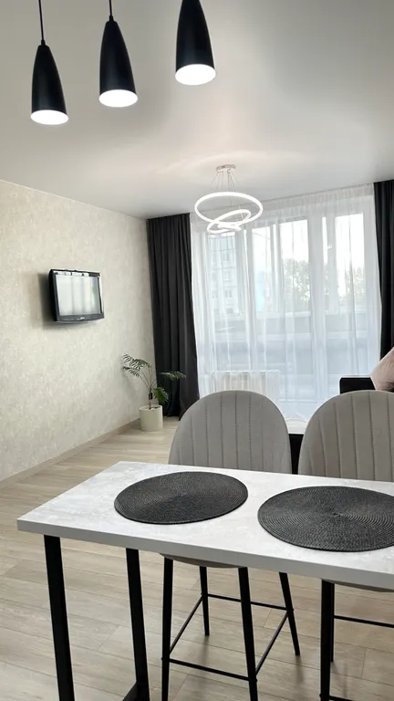 Уютная современная квартира-студия с большой лоджией