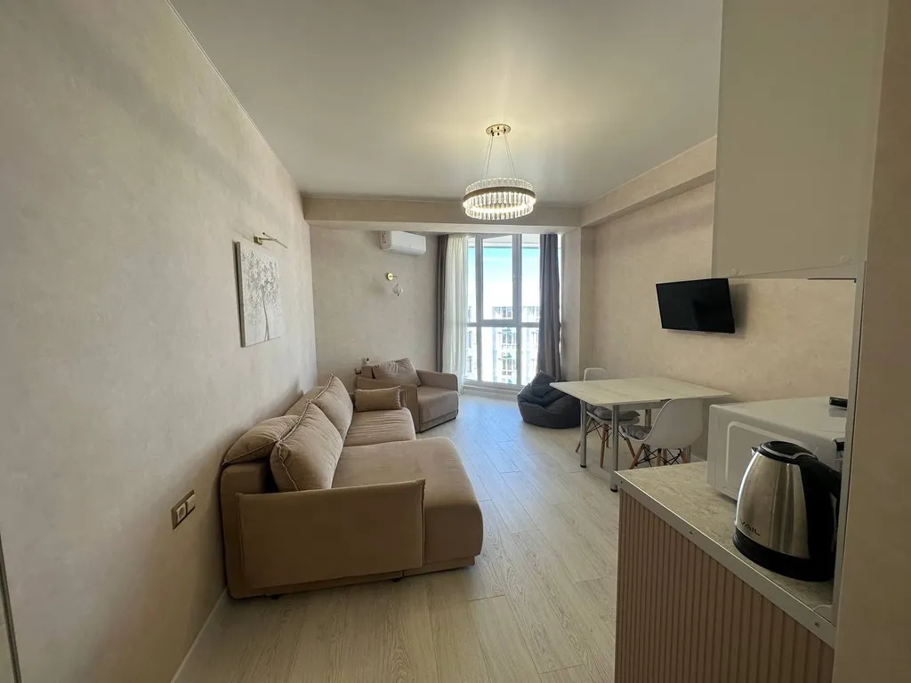 Апартамент с бассейном у моря