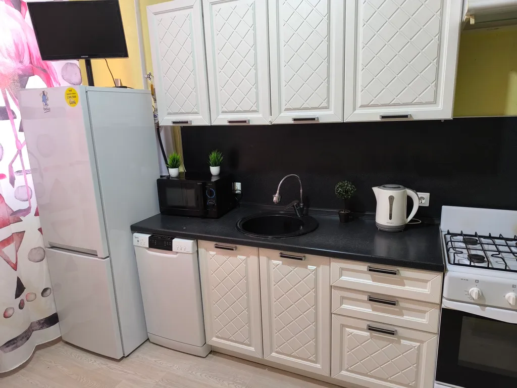 Ареал-однушка на Строителей, Аэропорт, ТЦ Солнечный