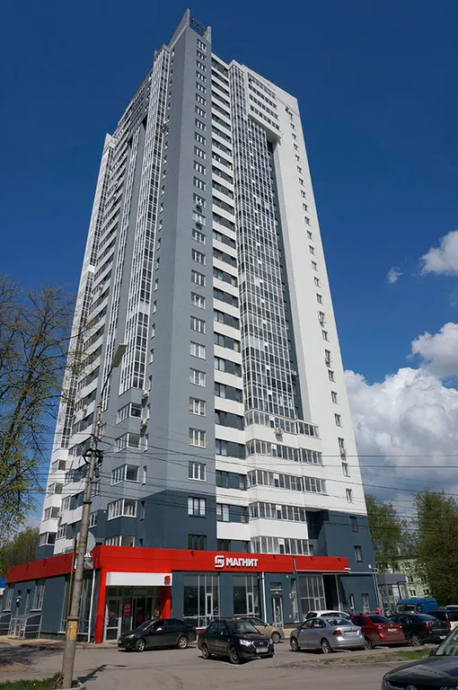 Красивая квартира в высотке недалеко от центра