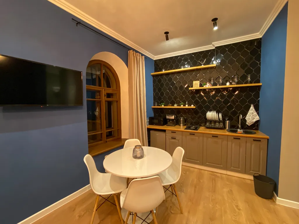 Квартира с отдельной спальней в центре