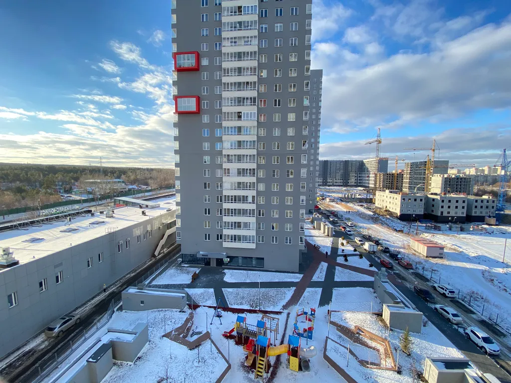 Поделам Светлая квартира рядом с Radisson Blu