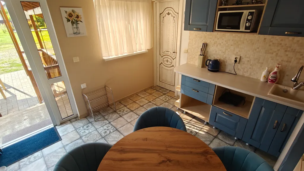 Коттедж-студия с видом на горы