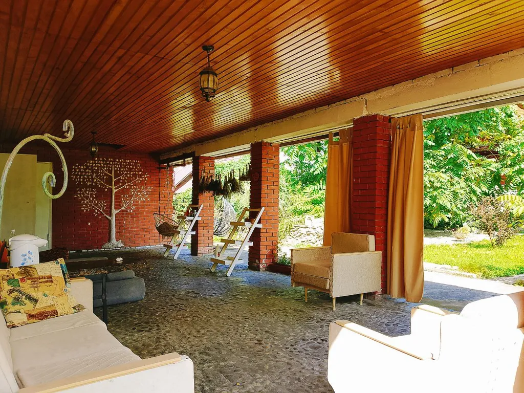 Дом Орешек на берегу Катуни