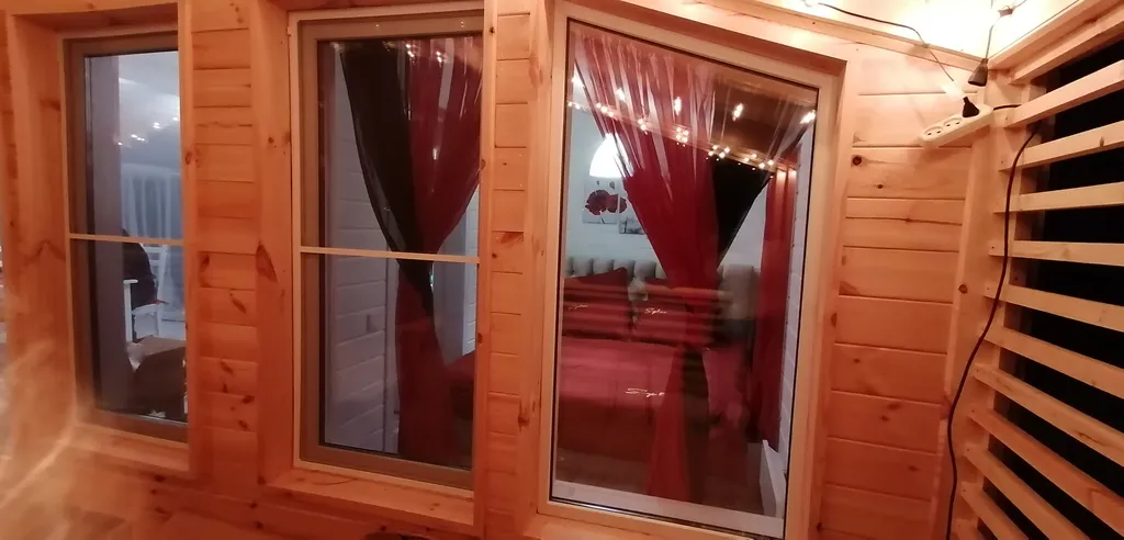 Дом с панорамными окнами на участке 10 соток