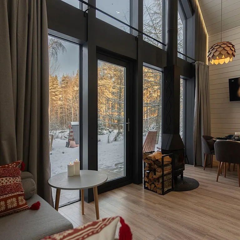 Коттедж Двухэтажный барнхаус на озере с видом на лес — Мичуринское