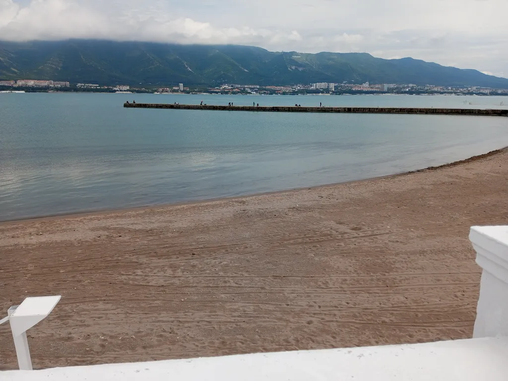 Квартира Просторная квартира в 5 минутах от моря с отдельным входом — Геленджик