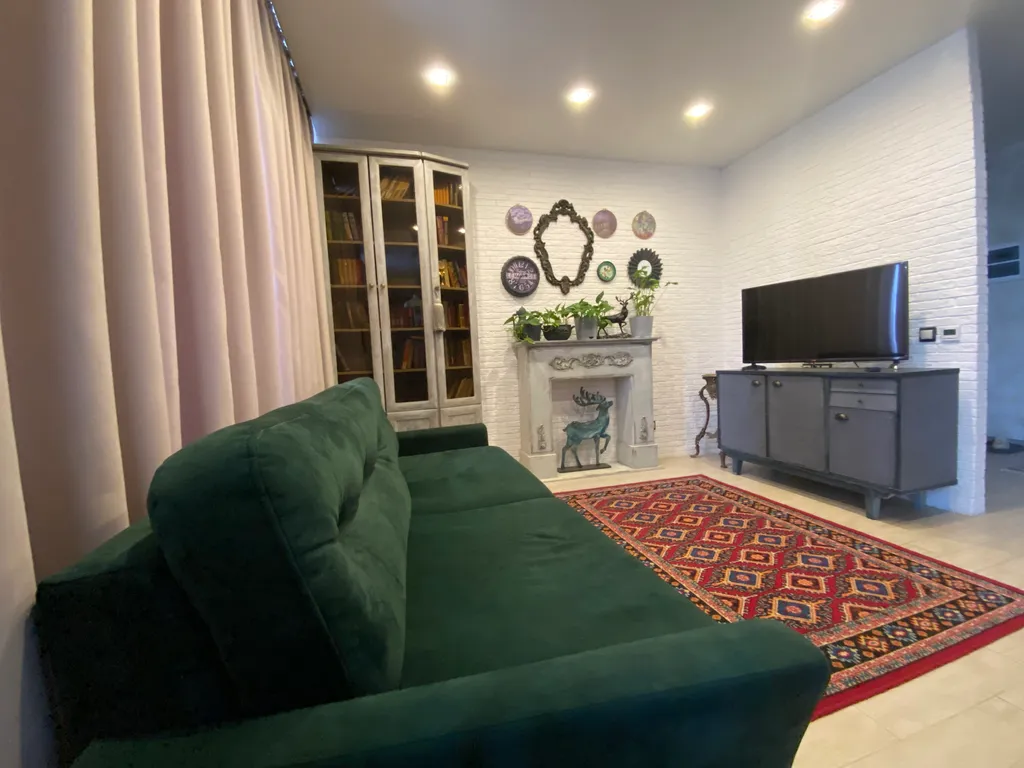 Уютная квартира около зоопарка с видом на пруд